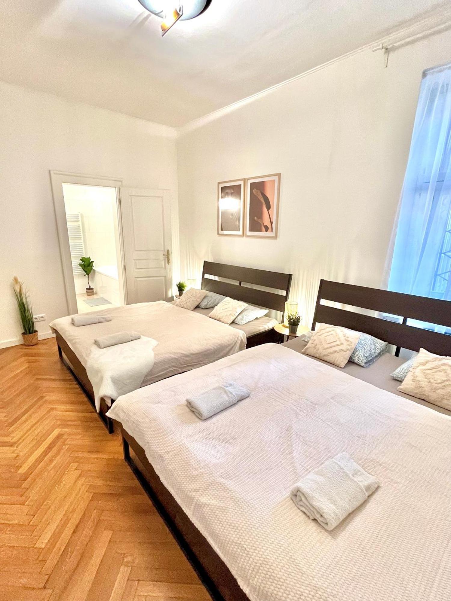 Apartment Mia - Old Town, Ac براتسيلافا المظهر الخارجي الصورة